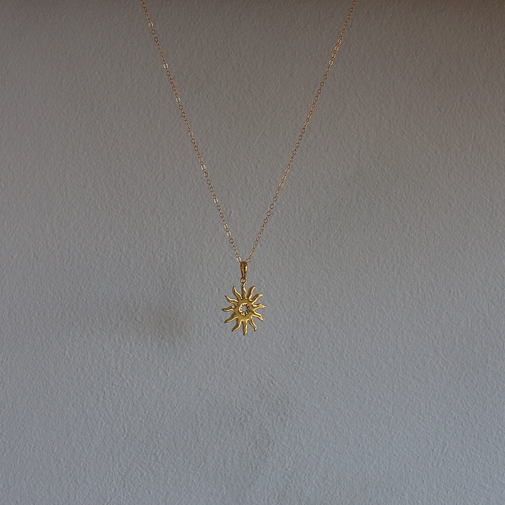 SOL - Necklace - GOLD